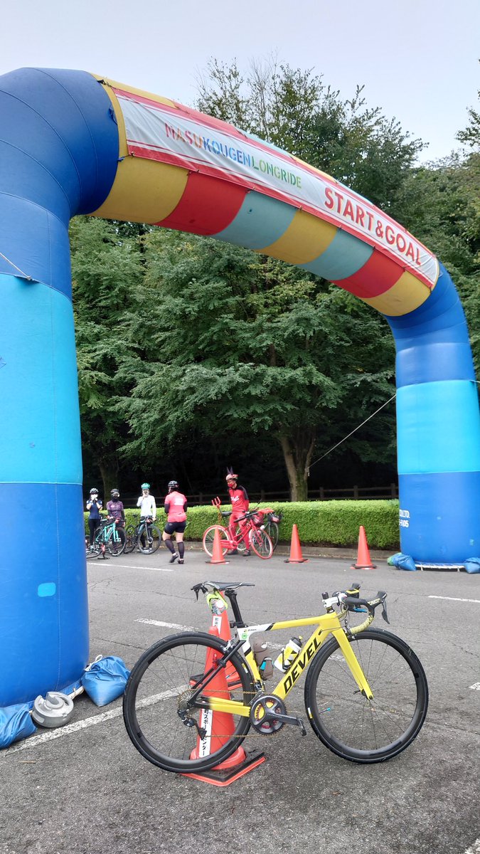 ony877's tweet image. ブラーゼンの選手以外でDEVEL A01 ブラーゼンカラーで走ってるのが自分です、よろしくおねがいします♪

#DEVEL
#DEVELProjectJPN
#那須ブラーゼン
#那須高原ロングライド