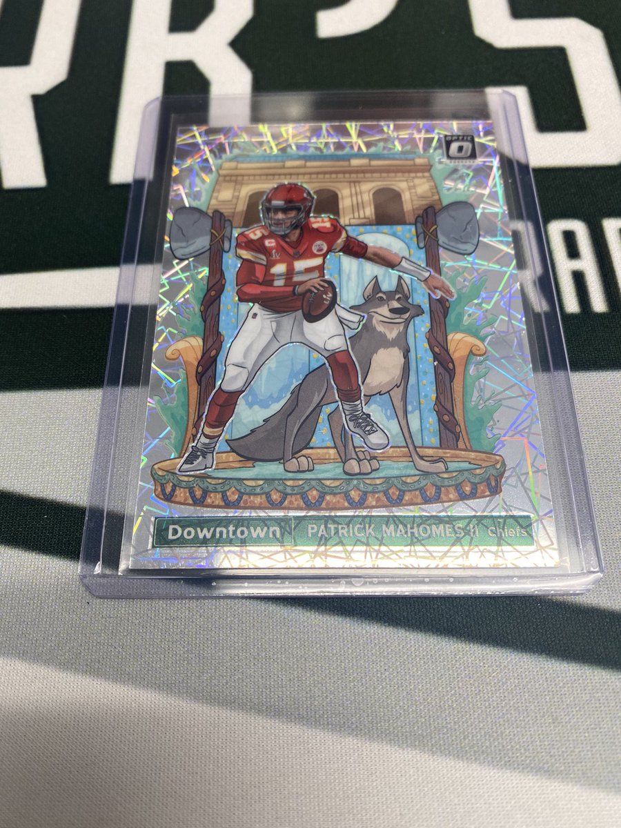 MiddleClassCard's tweet photo. Gettin lucky with the Mega Box 🔥 🔥🔥from @markscardshopDG. Go check out the best shop in the Chicago burbs!

#panini #donrussoptic #opticdowntown #localhobbyshop @CardPurchaser https://t.co/5XxxymKDwa