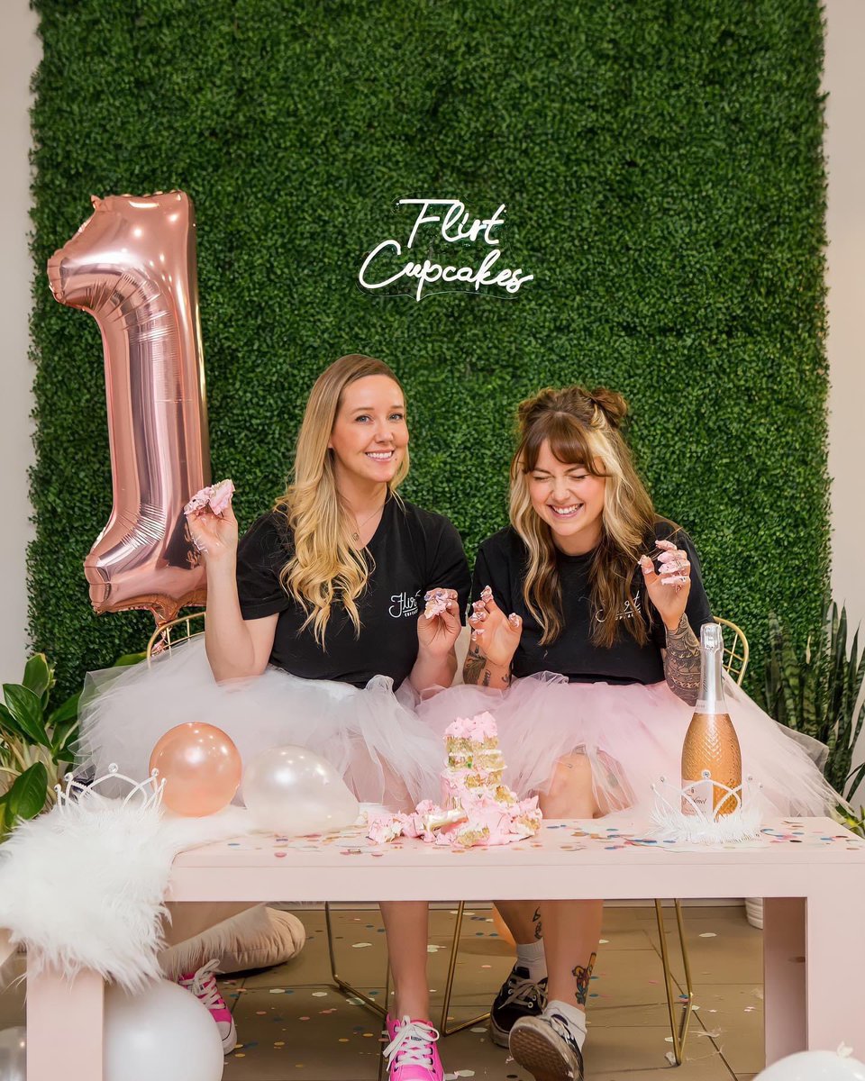 _Michelle_Jean_'s tweet image. I can’t believe we’ve been in our new location for a year already! Time flies when you’re busy making 🍰  @flirtcupcakes