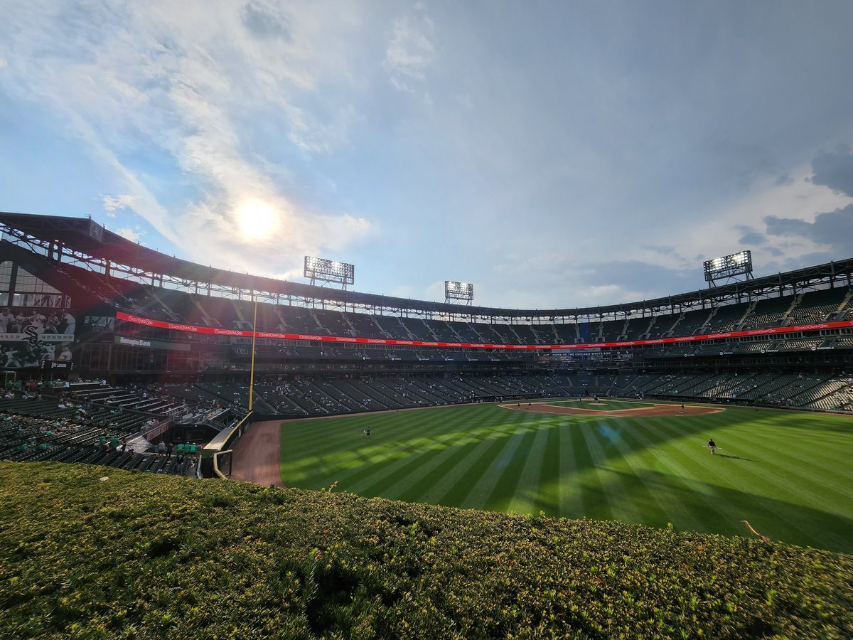 thejuggerdoc's tweet photo. It is a gorgeous evening for @whitesox baseball https://t.co/IrPog31XUR