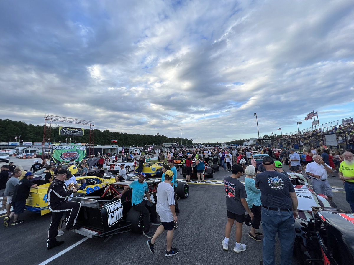 SMARTMods_'s tweet photo. The @SMARTMods_ Pace-O-Matic Pit Party is jammin at @carteretcoswy #Clash99 | Racing starts 7pm. Live on @FloRacing https://t.co/HCBwrEsHLm