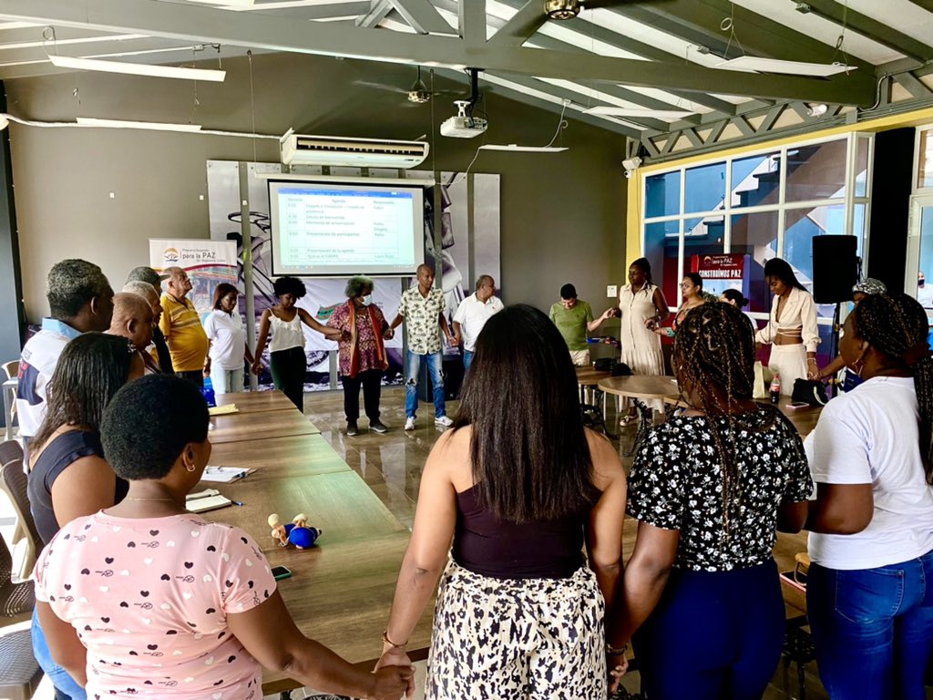 Conpa_paz's tweet photo. Hoy el #CONPA se reunió en La Dorada, Caldas, con más de 30 organizaciones sociales, para dialogar los mandatos de La Primera Cumbre del Pueblo Negro, haciendo énfasis en el primer mandato de crear la Coordinación de La Gran Juntanza Nacional. La #juntanza va… https://t.co/CJEMbojqcn