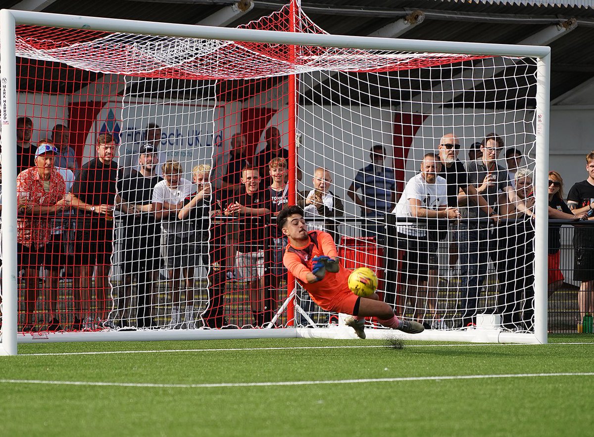 ScottTweedPhoto's tweet photo. @WellingTownFC https://t.co/cwPp7nz3t6