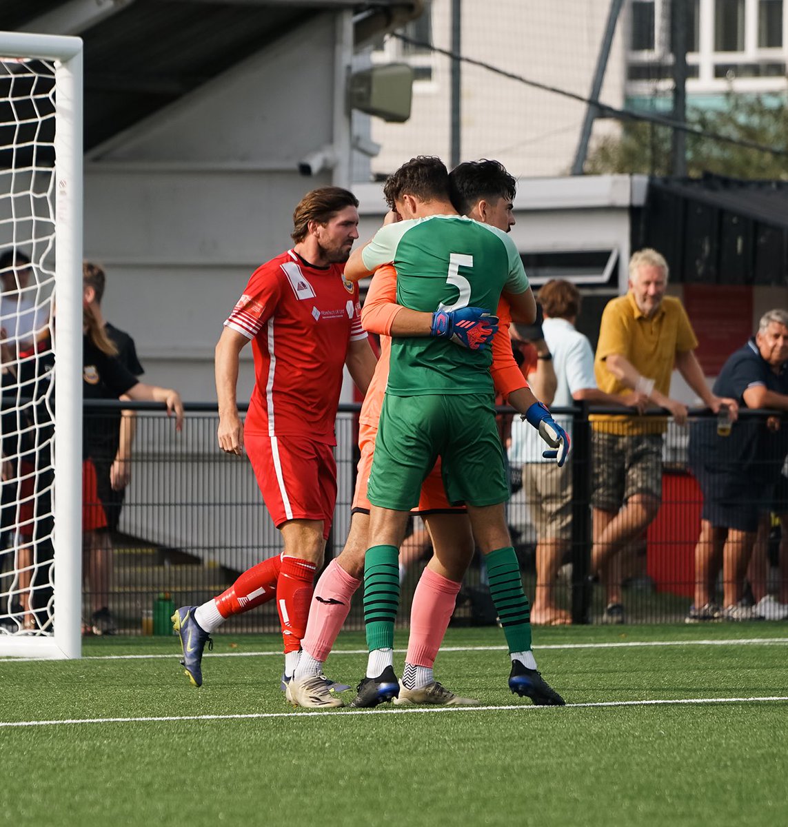 ScottTweedPhoto's tweet photo. @WellingTownFC https://t.co/cwPp7nz3t6