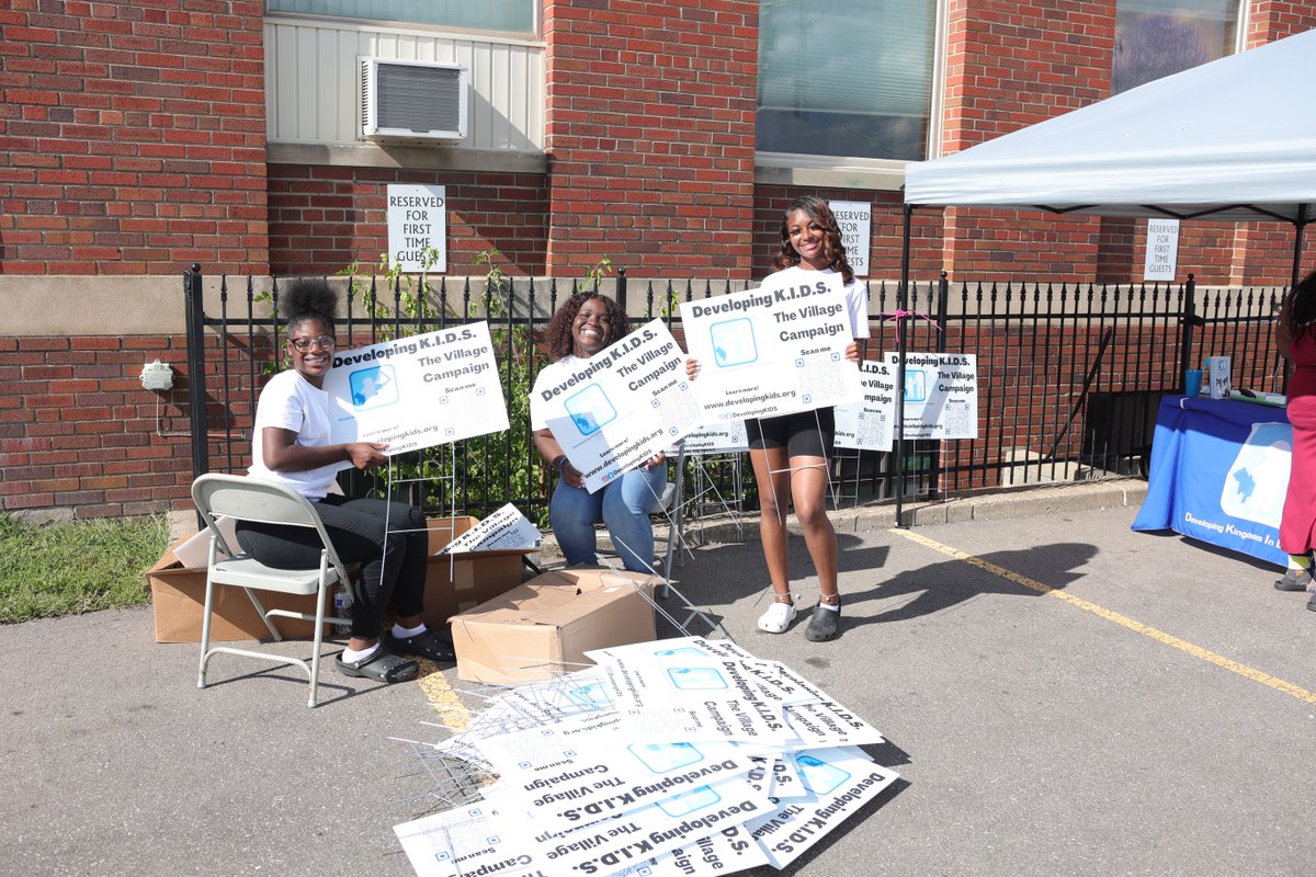 Developing_KIDS's tweet photo. Visit our website to support The Village Campaign and help us continue our work in a greater capacity.
😄It takes a village! 

-
#developingkids #nonprofitorganization #fundraiser #forthekids
#detroityouth #community #support #donate #share https://t.co/peytXfTEdM
