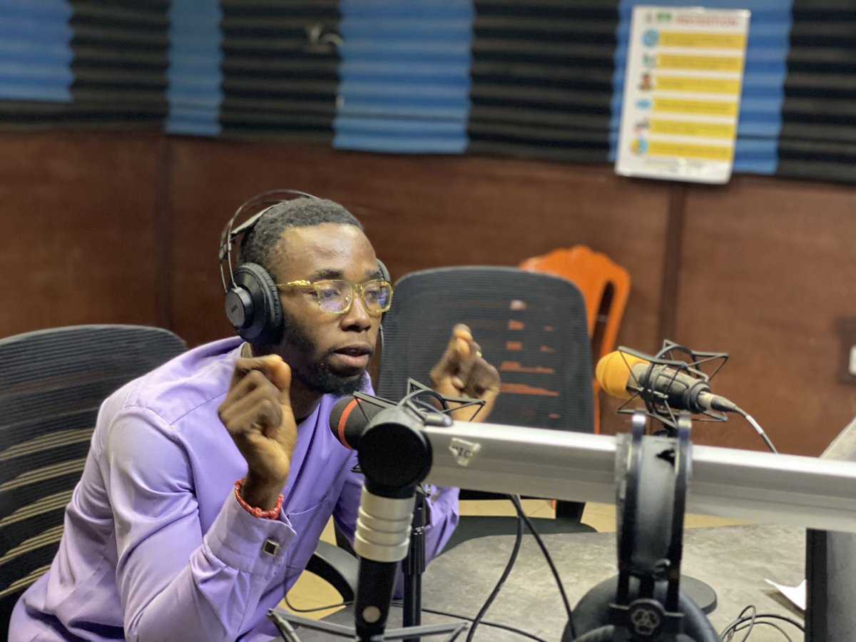 Mr_stew_'s tweet photo. To youth development approach in Edo South Senatorial District, the conversation must continue. We won't stop talking it, we keep saying it.

Photo: Youth Arena Program on EBS 95.7FM

STEWART O. OSAZUWA 
Edo South Rep, Nigerian Youth Parliament.

# EBS RADIO
#03/SEPT/2022 https://t.co/nWybyBoPkC