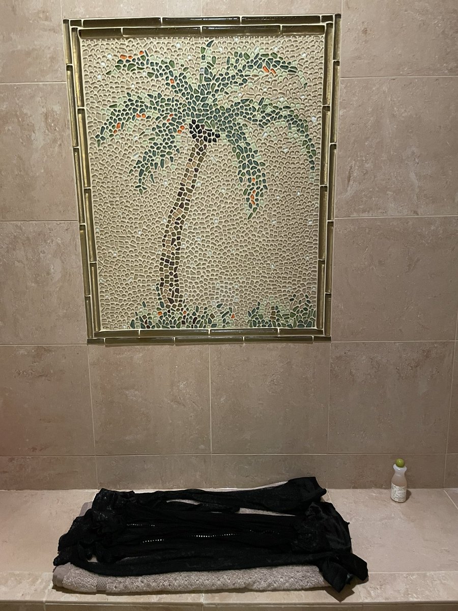 Vienne's tweet photo. It’s a spa day for my favorite pairs of stockings! They are getting pampered with my favorite washing solution @Eucalan https://t.co/bYcGlXygFR