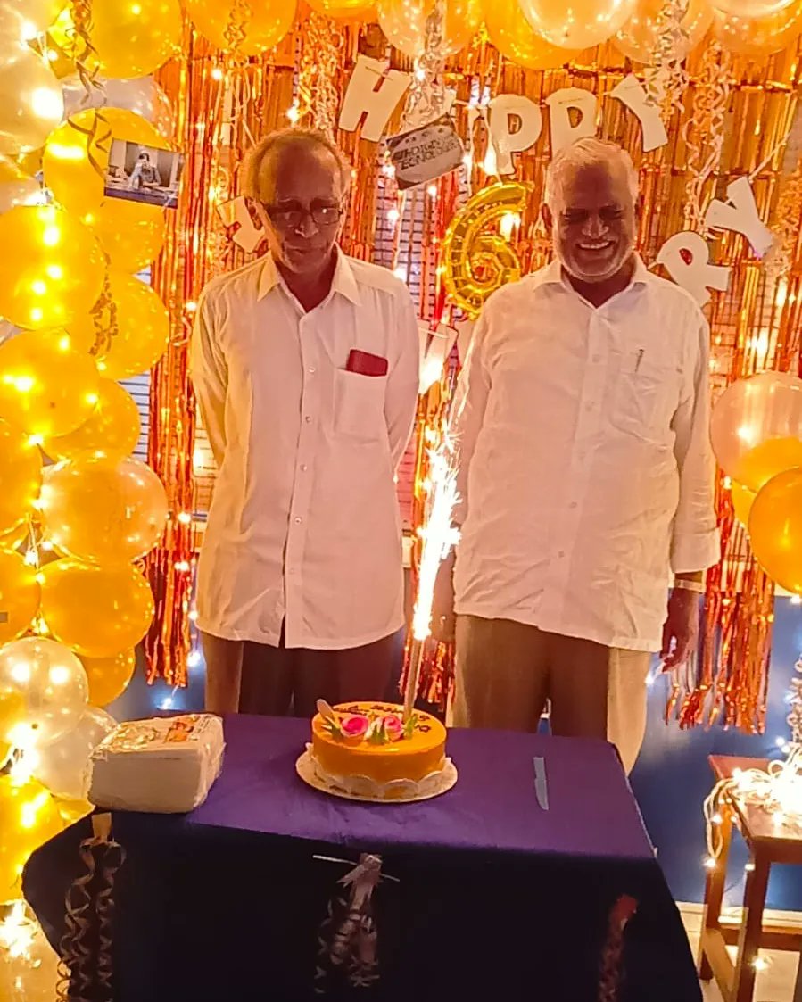Digiviewpvtltd's tweet photo. 6th Anniversary celebrations of Digiview Marketing Services
#Anniversary
#6thAnniversary
#AnniversaryCake
#AnniversaryCelebration
#Digiview
#DMSPL
#DigiviewMarketingServices
#DigitalMarketing
#InternetMarketing
#OnlineMarketing
#SEO https://t.co/C78Qqzk5xG