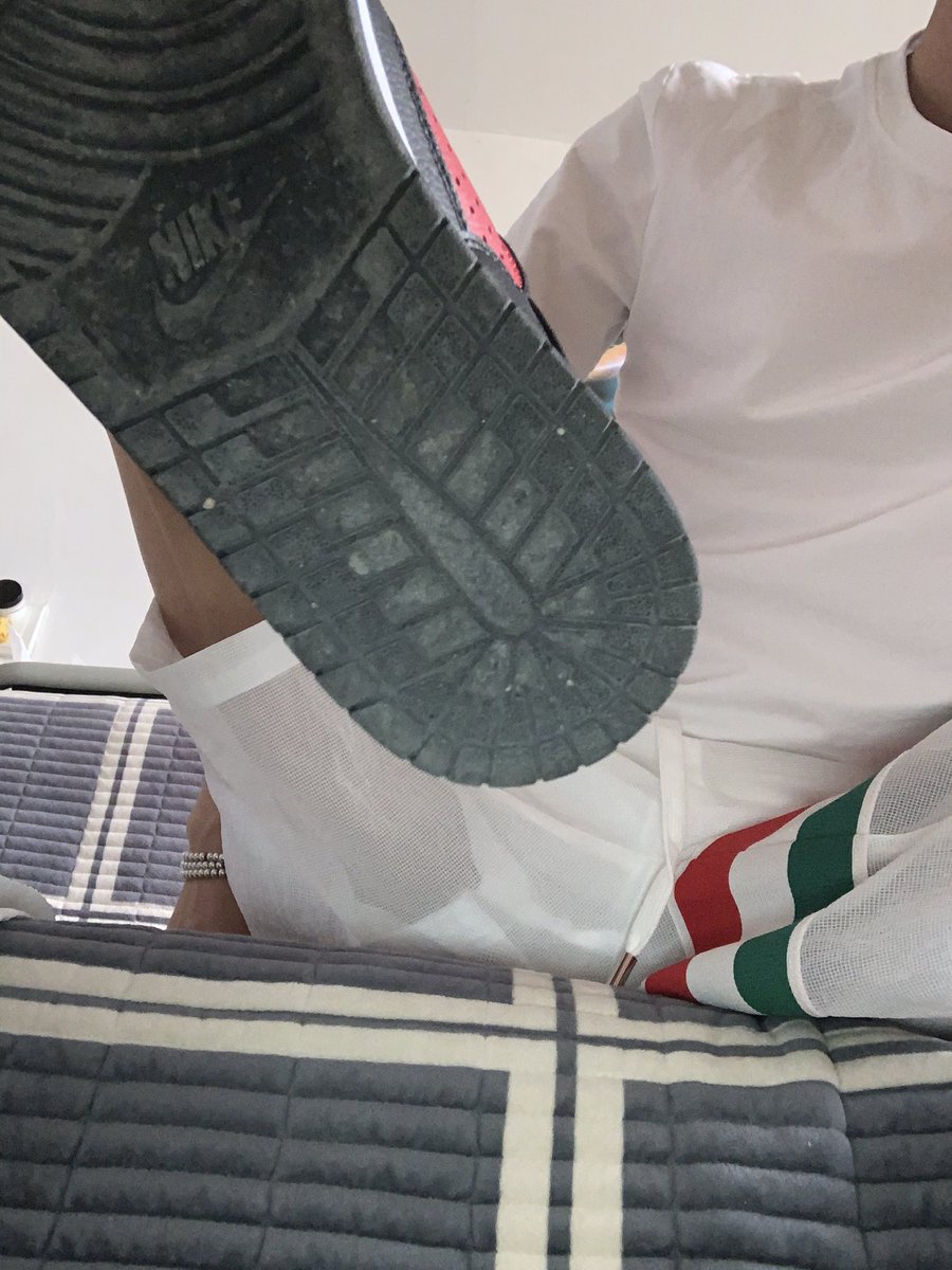 5Mdbc's tweet photo. 鞋底狗福利 https://t.co/u5Nqr0LpVQ