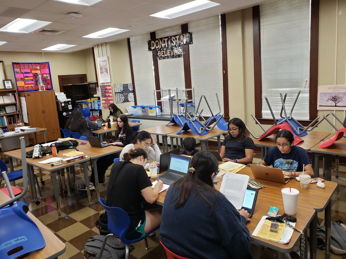 monirodsatx's tweet photo. Saturday Spectacular!! IB DP Psych students writing seminar for their Internal Assessment. https://t.co/QUKIzo826Z