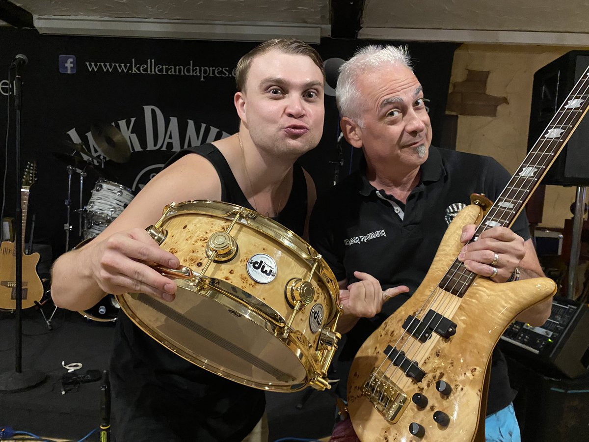 DarrenPRedick's tweet photo. Lee only went out and bought a snare to match my number 1 bass! We’re playing at the @Kellerandapres in Bracknell from 9! #leeaaronband #nothatone #leeisaguy https://t.co/yh7a3bwAvV