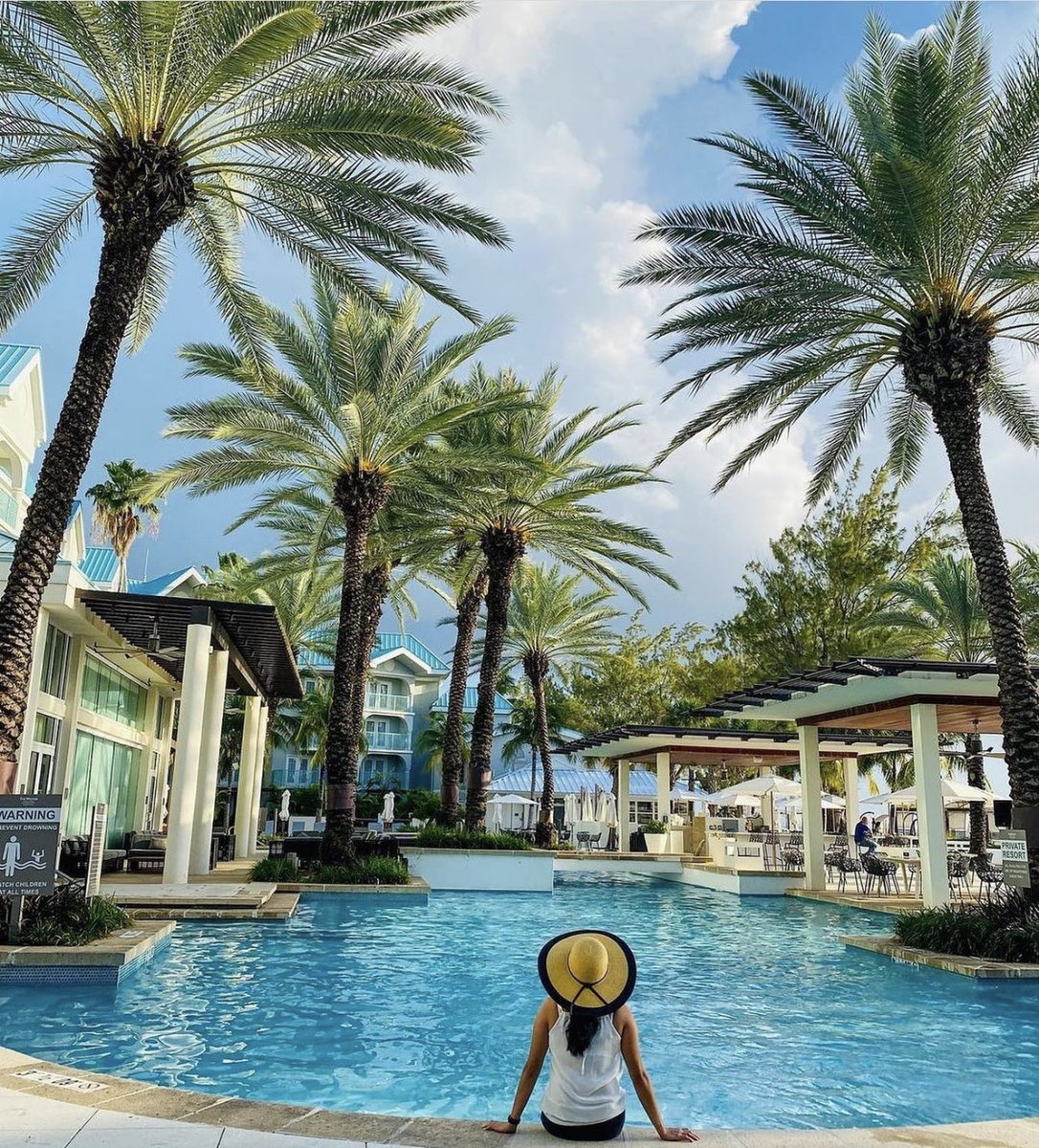 CaymanClassic's tweet photo. Saturday Vibes at our exclusive hotel sponsor @WestinGCayman 🌊🌴🥥➡️ https://t.co/LKd6GuTSX9 #CaymanIslandsClassic #CaymanClassic #WestinGCayman #VisitCayman #RelaxWell #WestinGrandCayman #PlayWell #SpaWell #SwimWell #LuxuryHotel #GrandCayman https://t.co/TETZjqHHW6