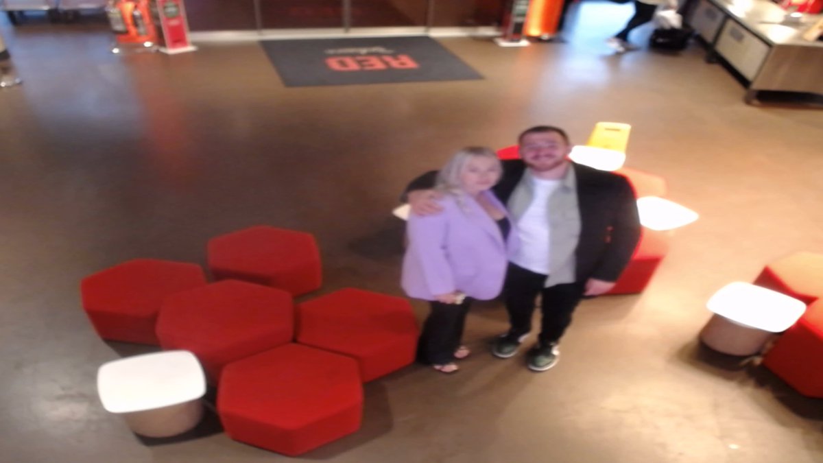 REDselfieGLA's tweet photo. #RadissonRed https://t.co/cem8386GES