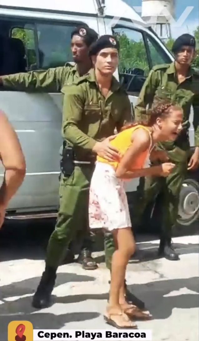 therealcuba's tweet photo. @DiazCanelB La "valentía" de los esbirros castristas puesta en práctica contra niñas que solo piden vivir en libertad! Cobardes! https://t.co/wKpGgdN93a