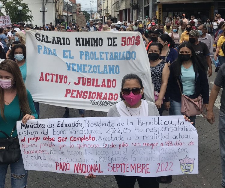 educasugente's tweet photo. Este próximo martes 6S., los educadores de LARA con fuerza, combatividad y consecuencia estaremos en la calle, nos concentraremos en la PLAZA ALTAGRACIA a las 8am y luego marcharemos. Esta lucha es hasta lograr reconquistar nuestros derechos contractuales conculcados por Maduro. https://t.co/xCM3prIB1l