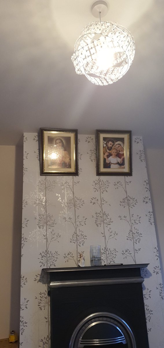 mackster684's tweet photo. Jesus looks down on me on my worst days on my best days and my Thursdays. Mashallah the police. #Gabrieljesus #thebible #brampfordspeke https://t.co/k0R9GLr6Ro