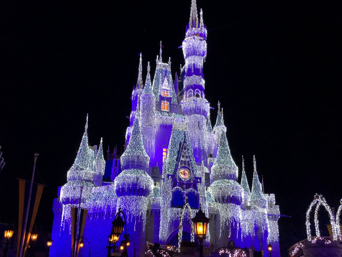EpicDisneyFun's tweet photo. In case you're having a bad day, here's a photo of the Disney Castel at Christmas.
.
#Disney #Fun #Vacation #Enjoy #DeStress #Disneyworld #Family #WaltDisneyWorld #DisneyLife #DisneyGram https://t.co/17Xr2xzUOP