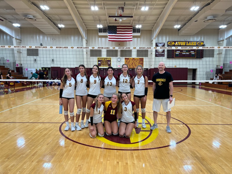 jefflillibridge's tweet photo. Shoregals swept their way to a  Freshman Tournament win!
2-0 Holy Name
2-0 Lake Catholic
2-0 Bay 

Loved how hard our team fought even though we were missing our captain/outside hitter.

#LimitOut #Squad https://t.co/W5hdkNehFD