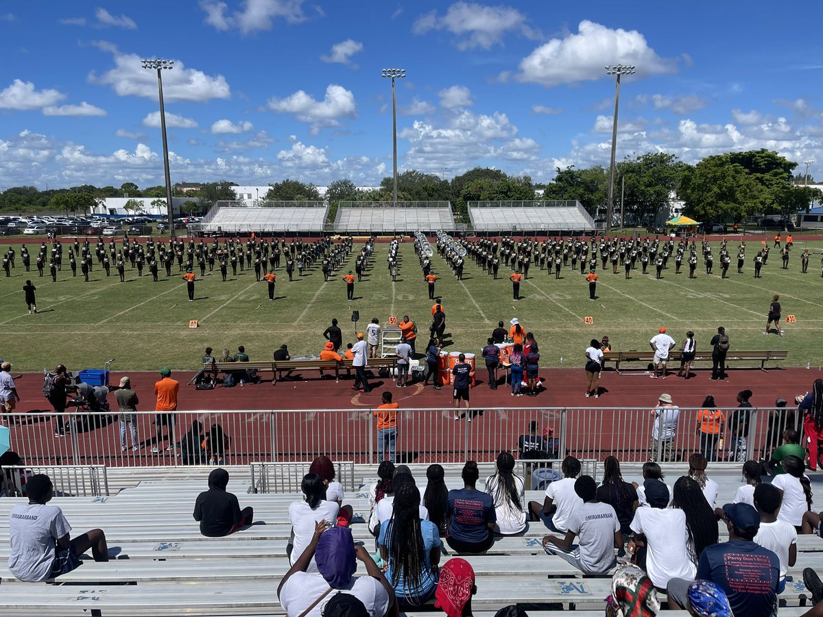 BowTieEducator's tweet image. Great times today as my school hosted my beloved @THEMARCHING100 and a few @MiramarBand alumni were happy to practice back on their home field!#Fall99 #ProudToBeInThatNumber @msformoso