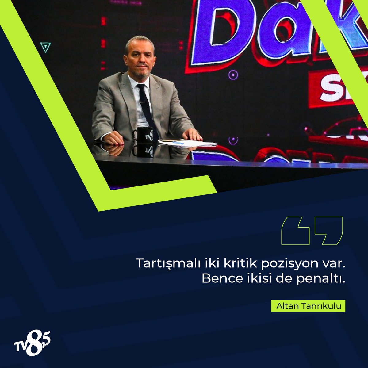 Ümraniyespor-Trabzonspor maçındaki penaltı kararlarına ilişkin <a href="/AltanTanrikulu/">Altan Tanrıkulu</a>'nun yorumları 👇 <a href="/tv8bucuk/">TV8Buçuk</a>