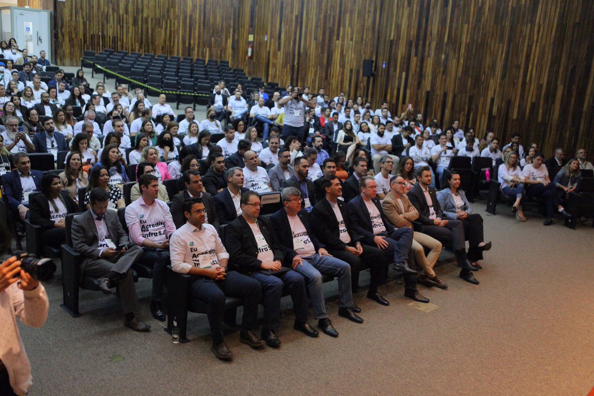 mateusszw's tweet photo. Mais um passo em direção à incorporação da EPL pela Valec. As duas empresas participaram do primeiro workshop de integração com o objetivo de criar sinergia entre as equipes que em breve serão Infra S.A.
#euacreditonainfrasa #infraestrutura #multimodalidade #projetos https://t.co/EpMfihzg3K