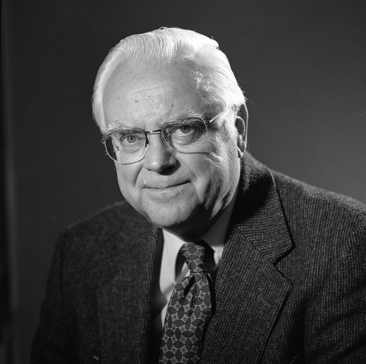 Cosmo_Noticias's tweet photo. Ayer falleció el reconocido astrónomo Frank Drake 😢 pionero de SETI y conocido principalmente por idear una fórmula para calcular la cantidad de civilizaciones inteligentes que podría existir en la galaxia. ¡Hasta siempre Frank! 🌟 https://t.co/cFzGbCQ1Xq