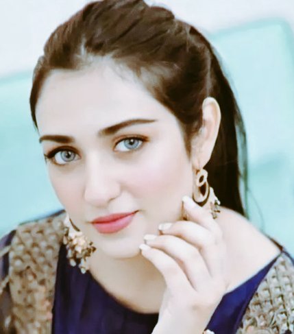 عجیب لہجے کی مالک ہوں۔۔
مجھے بس میں سمجھتی ہوں!!!
#SAARU