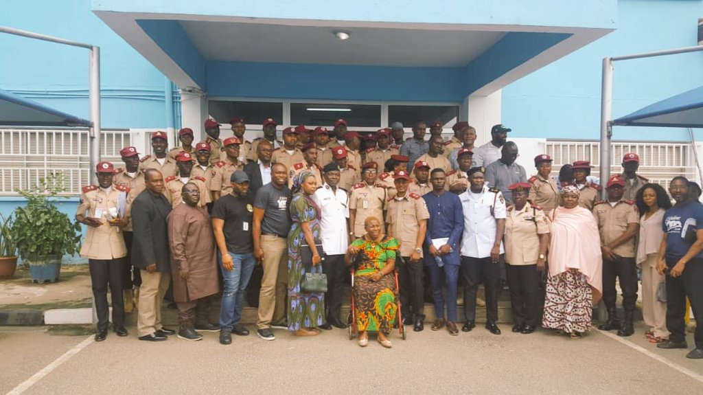 Green4Light's tweet photo. GreenLight participated and delivered a remark during the 4th edition of Road Safety Stakeholder’s forum today in Abuja Nigeria. Today edition focused on the Role of Insurance in #RoadSafety Management.
#Drive2Live https://t.co/zTv9b7c56u