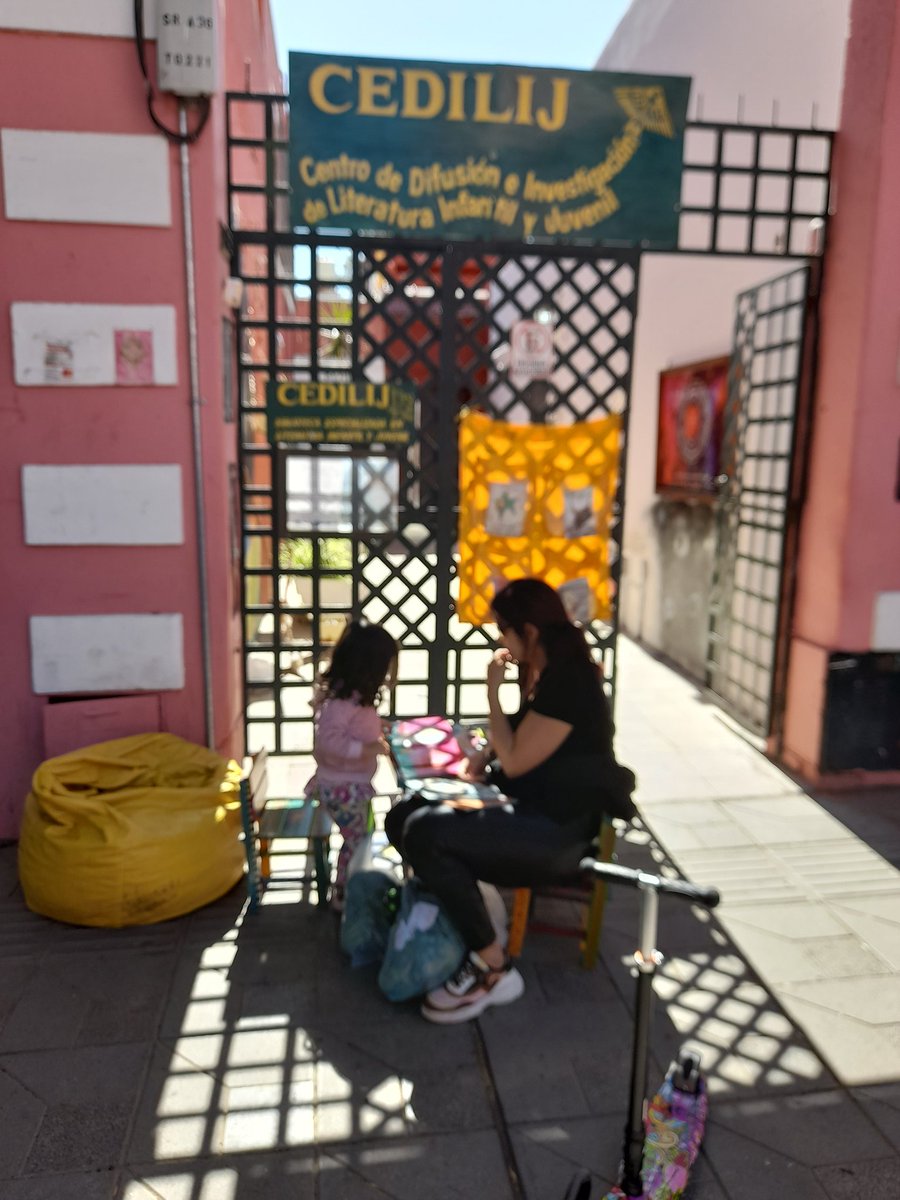 Hoy estuvimos con Javier del Cedilij Centro de Literatura Infantil y Juvenil que cuenta con una Biblioteca hermosa abierta al público en pleno corazón de Güemes para q los chocos se diviertan mientras vos paseas.
 Para más Información 👇
facebook.com/cedilij/