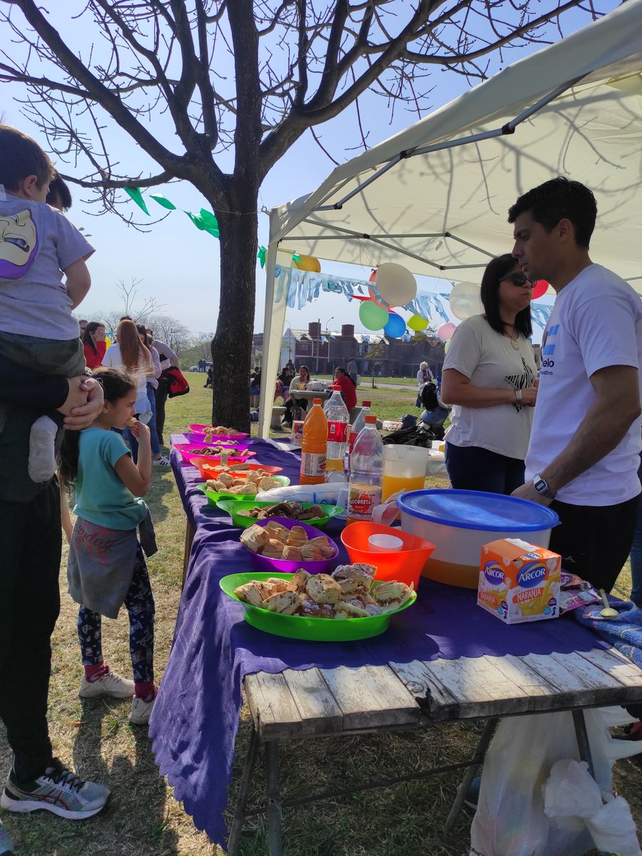 RepublicaModelo's tweet photo. Presentes con la Niñez en los barrios nicoleños.

#rm🇦🇷
#SanNicolas 
@RepublicaModelo 
#Diadelaniñez https://t.co/EdRvD8c38k