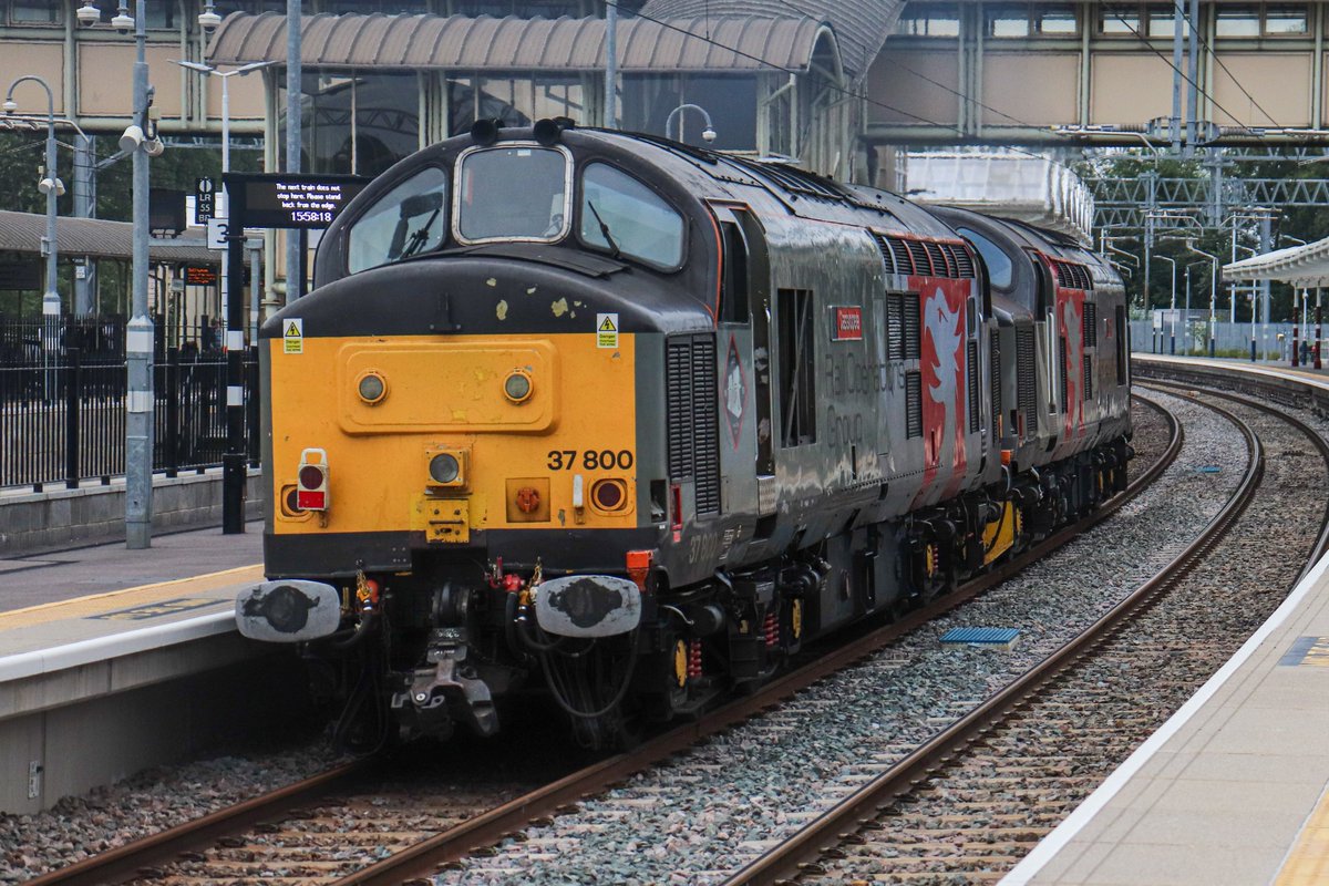 Andy H (@holtona72) on Twitter photo Some more shots of <a href="/RailOpsGroup/">Rail Operations Group</a> 37510 hauling 37800 back to Derby RTC as 0M57 from Wembley this afternoon. Driver <a href="/Andym13/">Andrew Murdin</a> treating Kettering to a great show after being held behind a down EMR Connect service. #TractorThrash #MML #HeritageDiesel <a href="/C37LG/">C37LG</a> <a href="/TheGrowlerGroup/">The Growler Group</a> 3/9/22 Some more shots of <a href="/RailOpsGroup/">Rail Operations Group</a> 37510 hauling 37800 back to Derby RTC as 0M57 from Wembley this afternoon. Driver <a href="/Andym13/">Andrew Murdin</a> treating Kettering to a great show after being held behind a down EMR Connect service. #TractorThrash #MML #HeritageDiesel <a href="/C37LG/">C37LG</a> <a href="/TheGrowlerGroup/">The Growler Group</a> 3/9/22