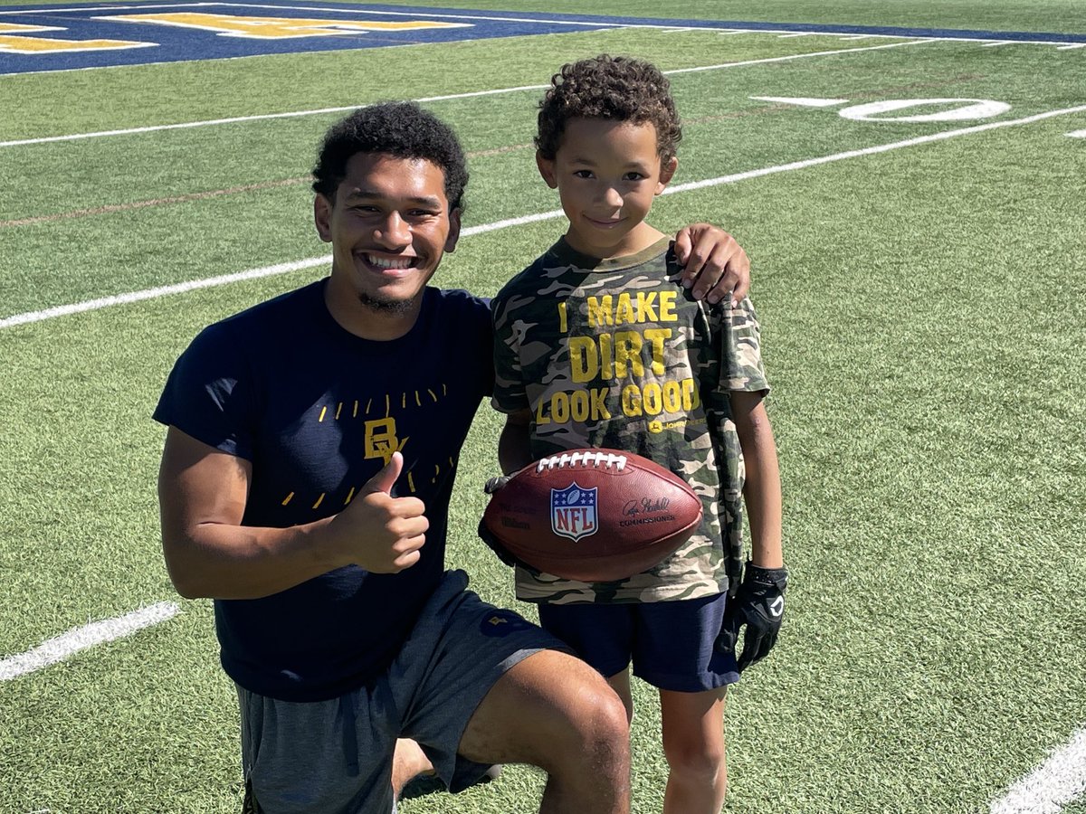 Jasper had a blast today at the BVU football camp. Big thanks to ⁦@BVUCoachMo⁩ and his entire team for doing this. What a great group of student athletes and role models.