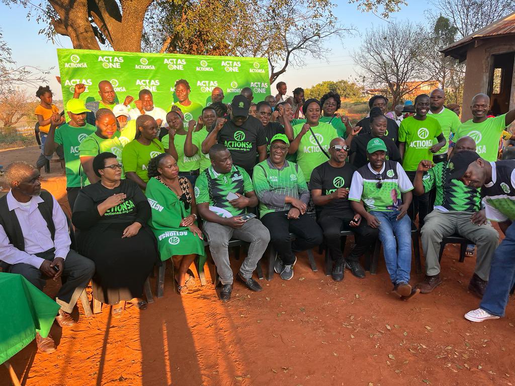 Leading from the front💚. Limpopo is blessed with leadership that consistently shows up for all its regions. Last week the Chairperson <a href="/SelloLediga1/">Sello Lediga</a> was in Capricorn Region attending the launch of two branches in the Polokwane constituency, today he was in Vhembe Region 🇿🇦💚🙏🏽