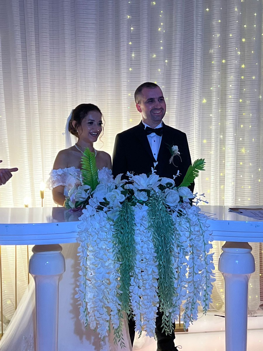 Dünya evine giren değerli mezunumuz Cansu Yalınkılınç ve kıymetli eşi Yiğit Çavuşoğlu'na bir ömür boyu mutluluklar dileriz.