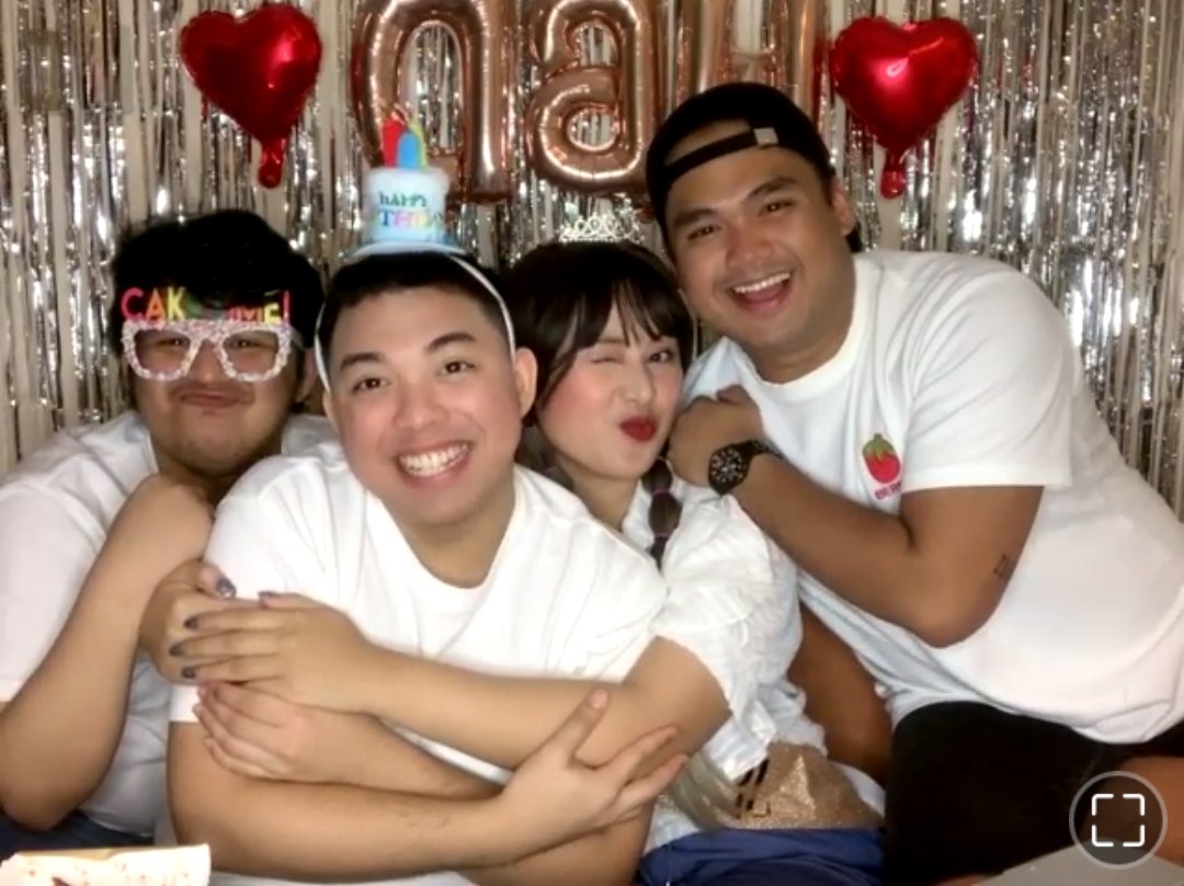 euniversewoah's tweet photo. our birthday girl with the special GUESTS 🙈 @eunicetsantiago @jokocawili_ @riggyboiii @easykiel24 🫶🏻 🍓🕒🛀🕒 https://t.co/4xWRICwd3B