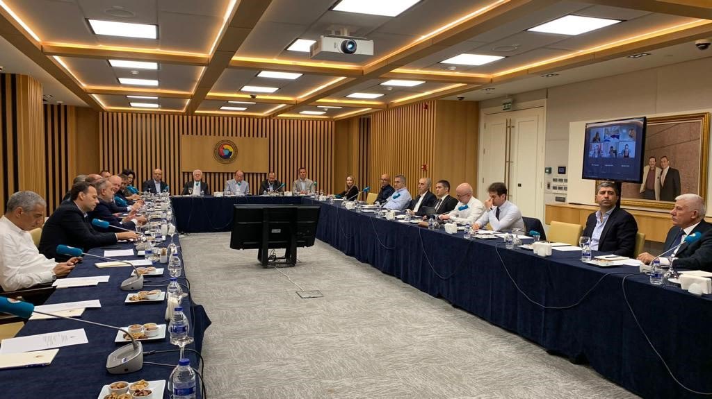 TOBBiletisim's tweet photo. TOBB Türkiye Otomotiv Ticaret Meclis toplantısı, Meclis Başkanı Yüksel Mermer başkanlığında yapıldı. https://t.co/t6ZQEIdYDU https://t.co/J4r9DbId2S
