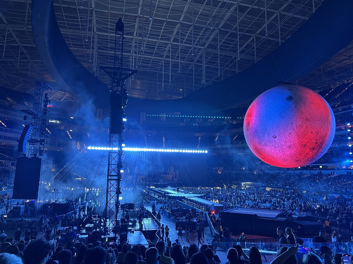 ChefBarlos159's tweet photo. After hours til dawn show had to be one of the best concert experience out there. Abel does it all and leaves you wanting more, until the next tour my friend.
#TheWeeknd #AfterHoursTilDawnTour https://t.co/vtRDuD4kdU