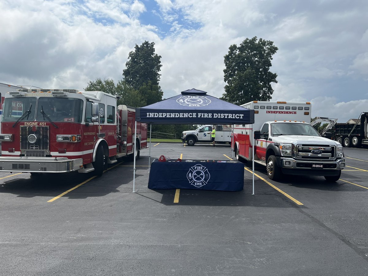 IFD_NKY's tweet photo. Come join us at Memorial Park for our Touch-a-Truck event until 6:00 pm.  We have fire trucks, ambulances, police vehicles, water rescue, work trucks, delivery trucks, tractors and backhoes! https://t.co/7uxuPZmUjn