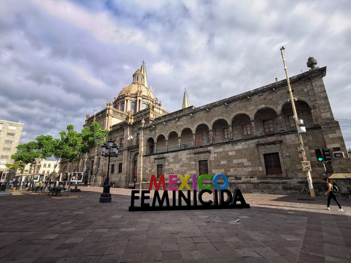#VisitaMéxicoFeminicida #VisitMexicoFeminicida 

Antes de ser asesinada en Nuevo León, Debanhi Escobar compartió su deseo por visitar distintos lugares para subir a redes sociales fotografías en los letreros característicos que invitan al turismo en distintas partes del país,