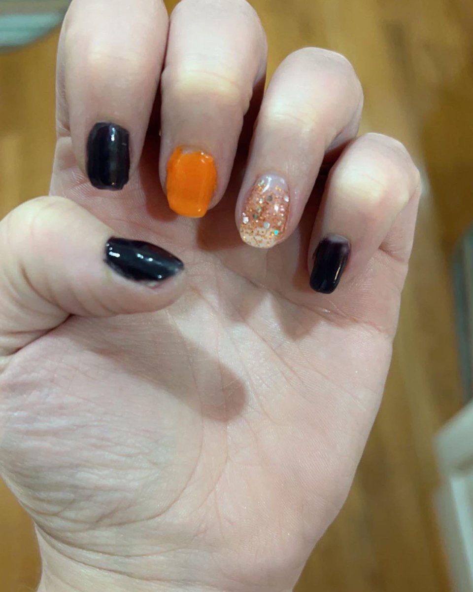 TaylorUsry2's tweet photo. I ordered the @modelones dip kit off Amazon wanted to try it and I absolutely love it! 

So much easier and way cheaper then going to the nail salon! 

#modelones  #dippowdernails #nails #fall #fallnails🍁🍂 https://t.co/pXJJZfLE0y