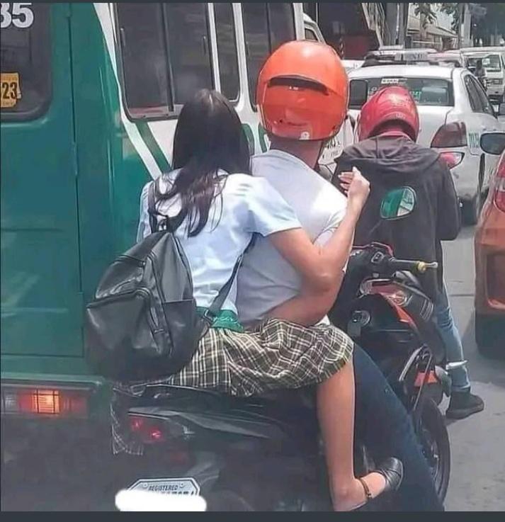 KafilatOla's tweet photo. Her school bag🥺 https://t.co/TeTNy1vbw0