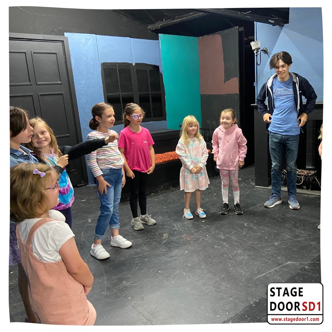 stagedoor1youth's tweet photo. WE’RE BACK! 🥳 We had a fab morning at SD1 today; I think our Infants and Juniors look happy to be back, don’t you?

This morning we played name games, tied the Juniors in knots and gave our students the inside scoop on our next production!

More info about that coming soon! 🤩 https://t.co/ZdRuwOFwbR