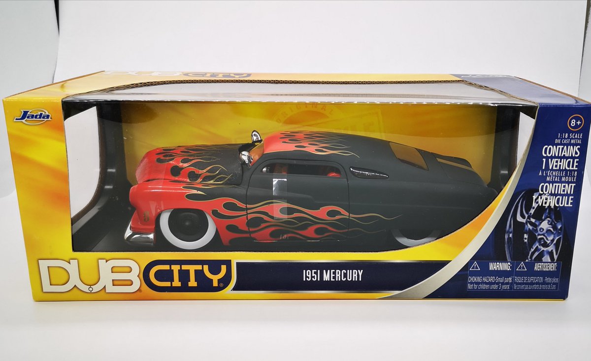 Plagued_UK's tweet photo. Any advice on this paintwork on this #Jada diecast model car ? Not sure why the paint work on the bonnet has cracked and crazed ? 😐😕 #jada #diecast #modelcar #diecastmodelcar #mecury #1951 #crackedpaint #modelcollector #jadatoys #jadadiecast https://t.co/CntVB8xunS