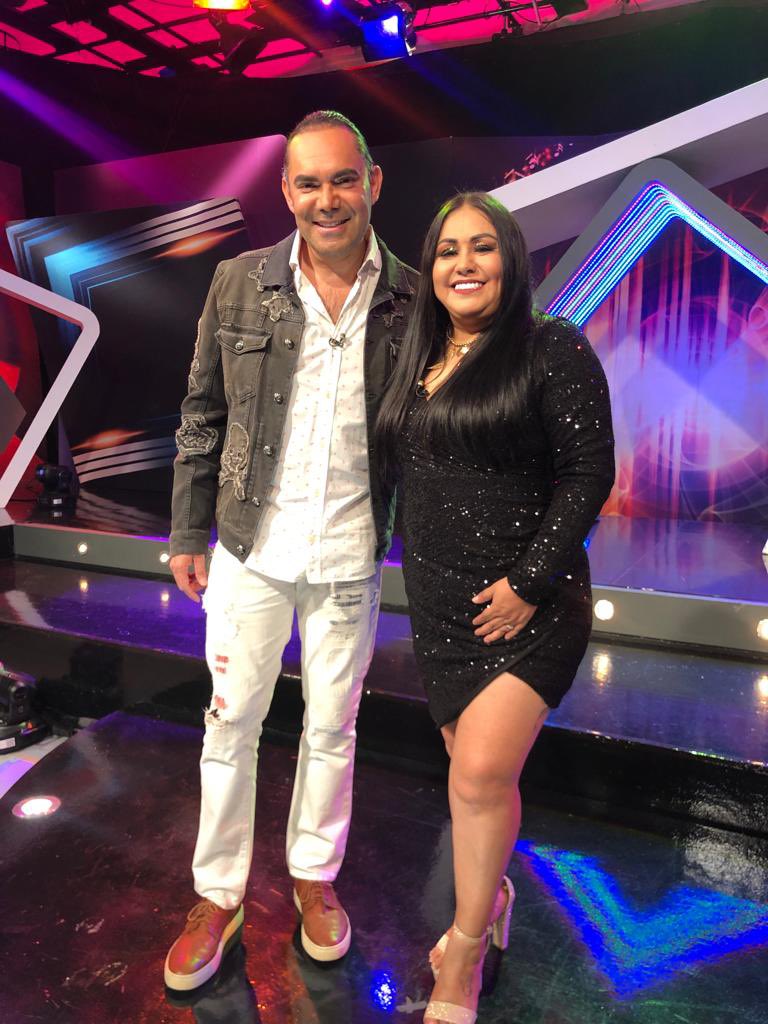 Este #Domingo #EnLaCimaConRoa, prepárate para cantar con <a href="/LuzMariaMusic/">LUZ MARÍA</a>. 🎤

<a href="/gaboroa/">Gabriel Roa</a> te espera a partir de las 9:00 PM. Canal 34.1 de <a href="/MexiquenseTV/">Mexiquense</a>. 

#ConéctateConMexiquense