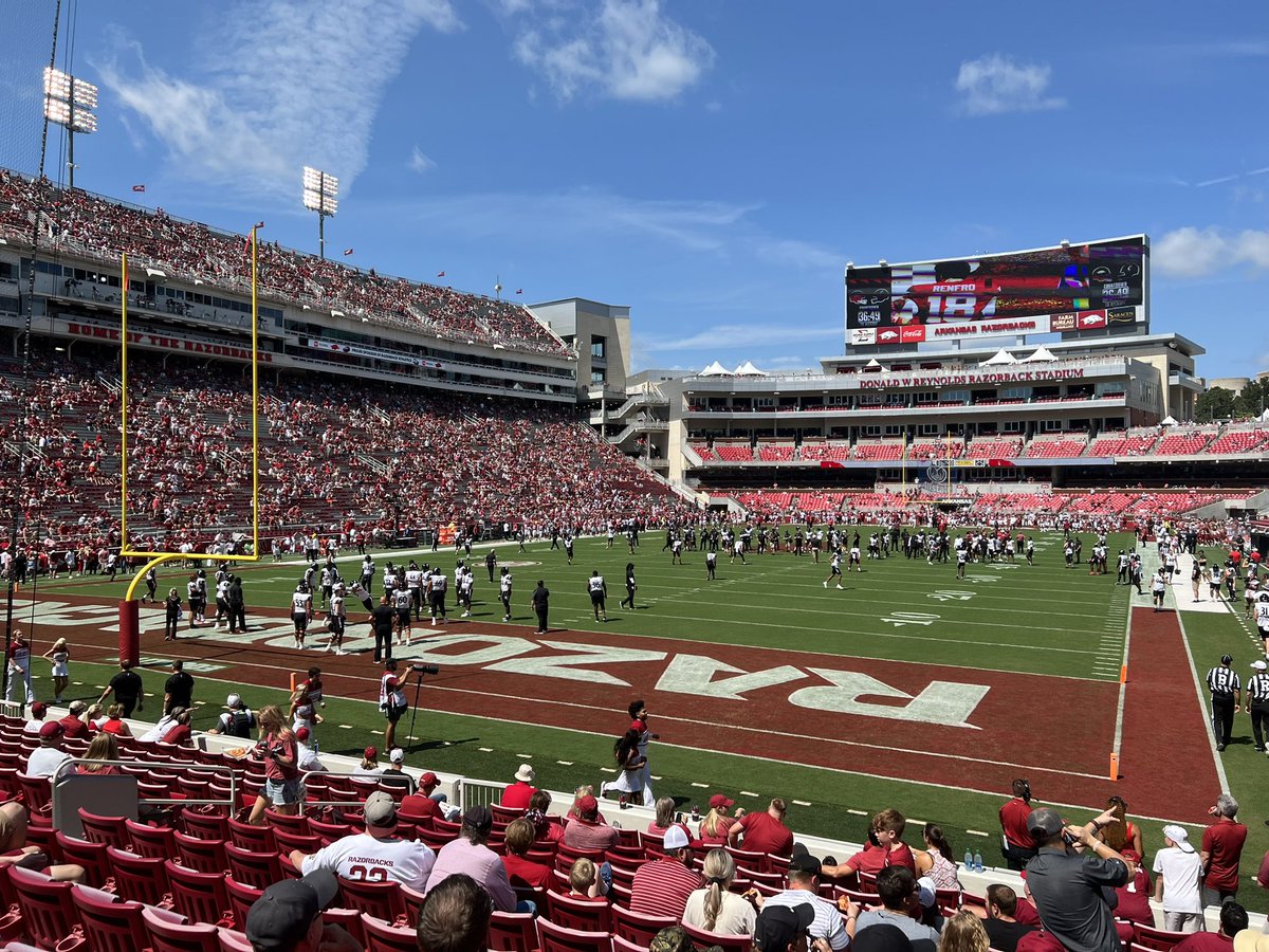 All@is right with the entire world! #razorbacks #GoHogs