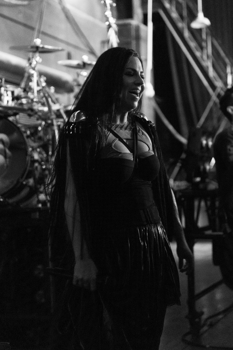 evanescence's tweet photo. A few more from Charlotte 🖤 Part 3

📸 @stvthrasher https://t.co/wj0FyQp1NF