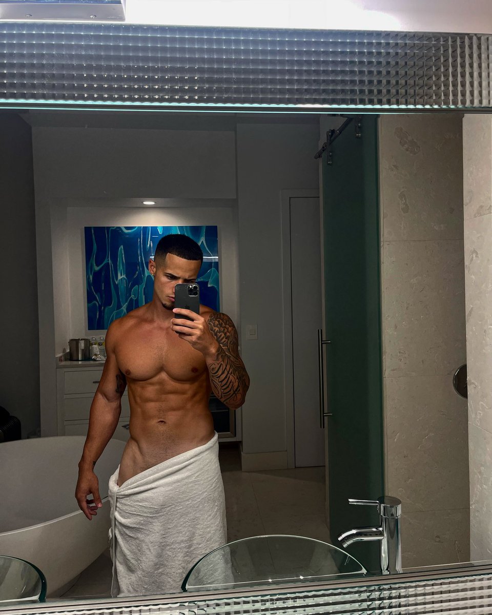 itsofficialjt's tweet photo. look below https://t.co/8BAghbidxl