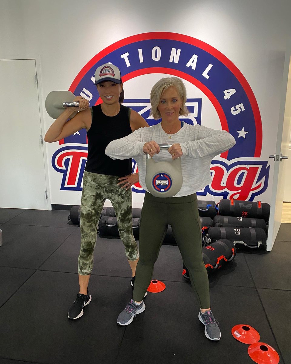 SharonChenTV's tweet photo. SATURDAY FUNDAY - No one can say we didn’t #pullourweight for #LaborDayWeekend! 🏋️♀️🏋️♀️
#PostWorkoutBrunch always helps too. 😂🍳
@CarolynKCTV5 https://t.co/lfZSPIzTL0