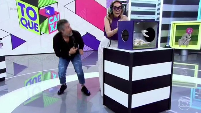 gatinhosexy__'s tweet photo. A Maria Beltrão achando q foi o globolinho q mexeu com ela sobrou pro pobi kkkkk #toquedecaixa #caldeirão https://t.co/aoDwV6IcJy