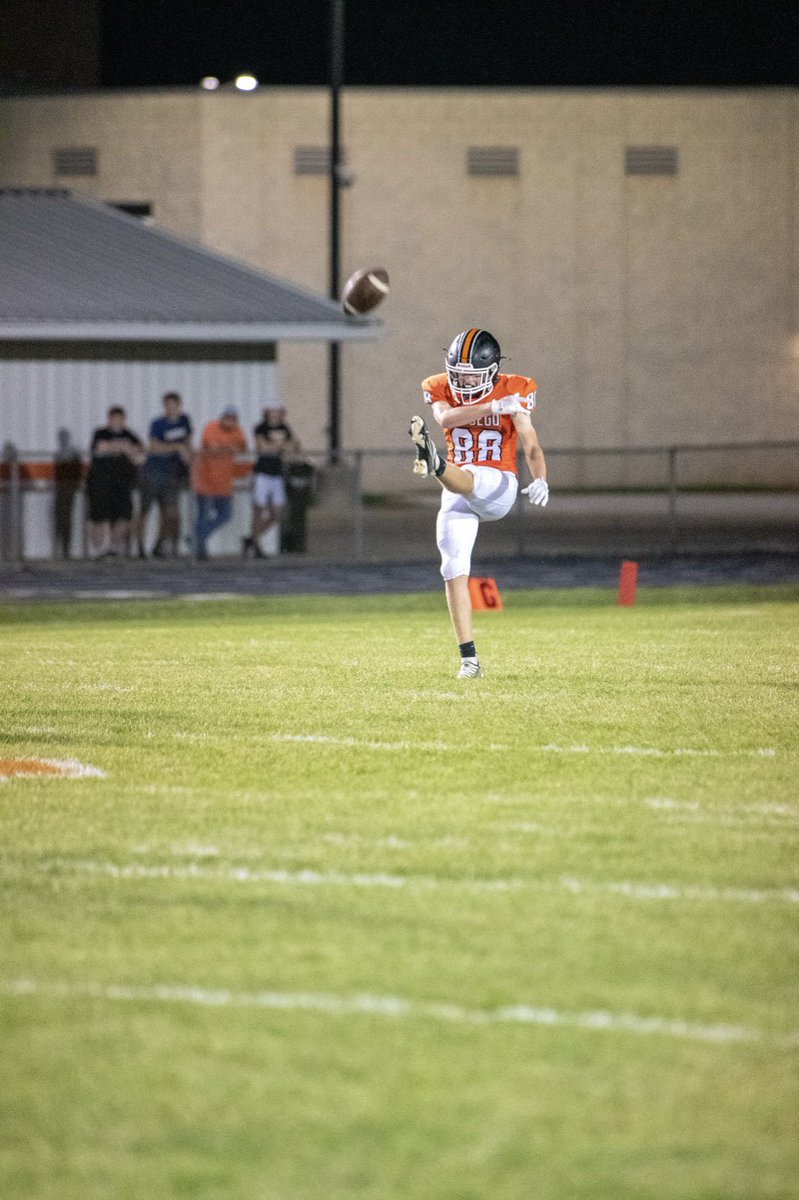 hfeehan's tweet photo. Tough loss, but I love watching Cohen doing what he loves! 🧡🖤🤍🏈 @cohendfeehan https://t.co/C56C1CJvrj